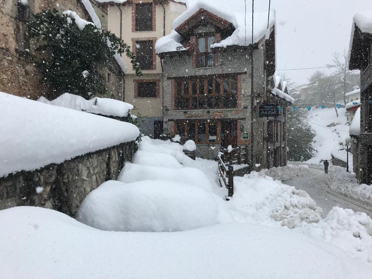 Hotel Rural Pena Castil Sotres Kültér fotó