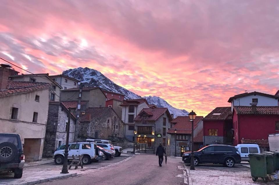 Hotel Rural Pena Castil Sotres Kültér fotó